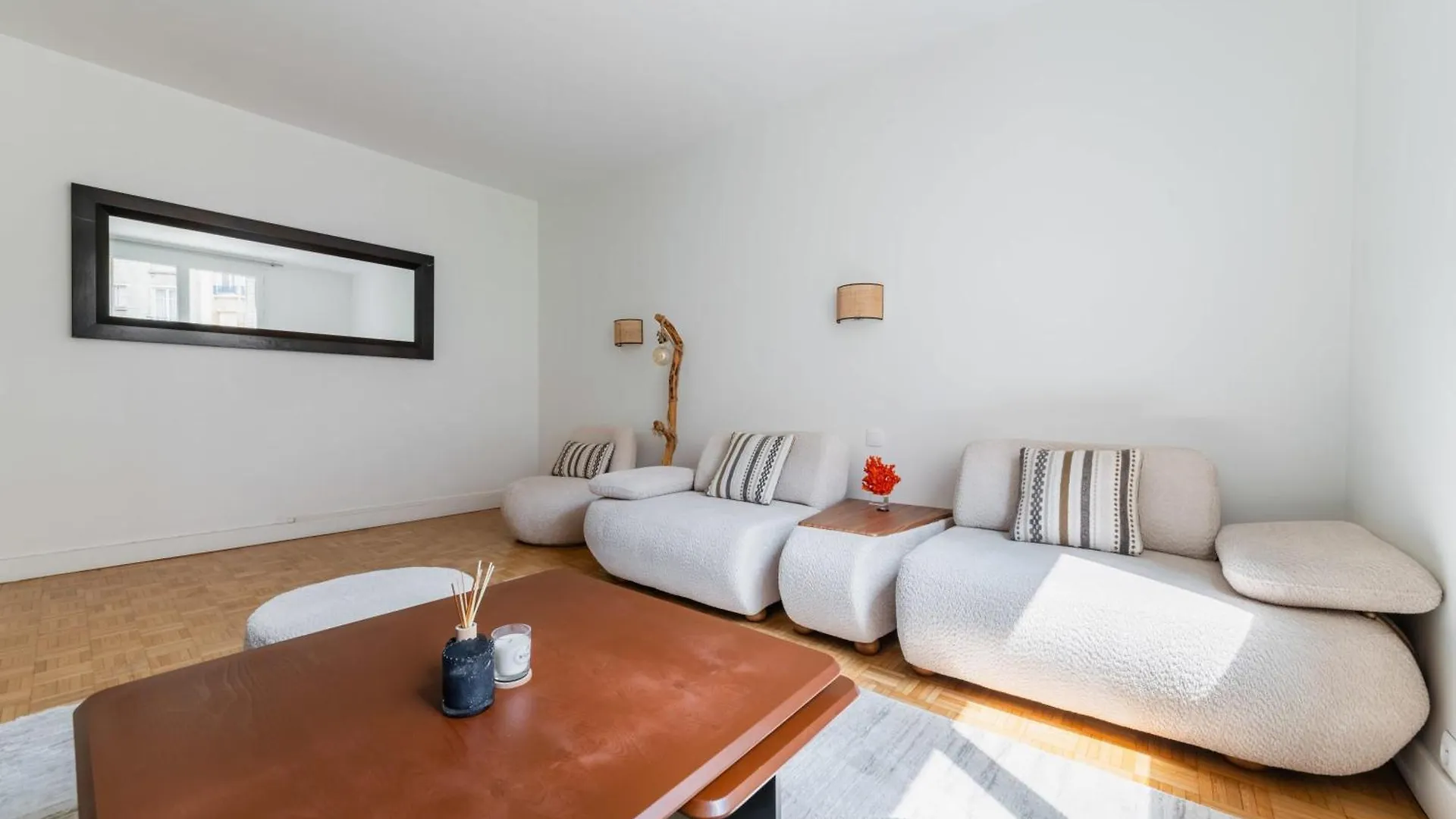 Appartement 3 Pieces Porte Maillot - Paris 16 - 4P - Flat-Guest شقة